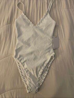 $160 msrp NWT good American white whipstitch One-Piece Swimsuit xs